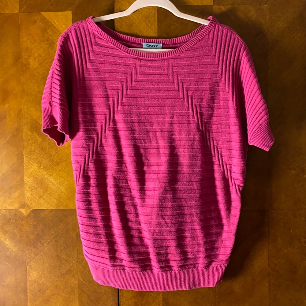 Women’s DKNY lightweight summer sweater size L